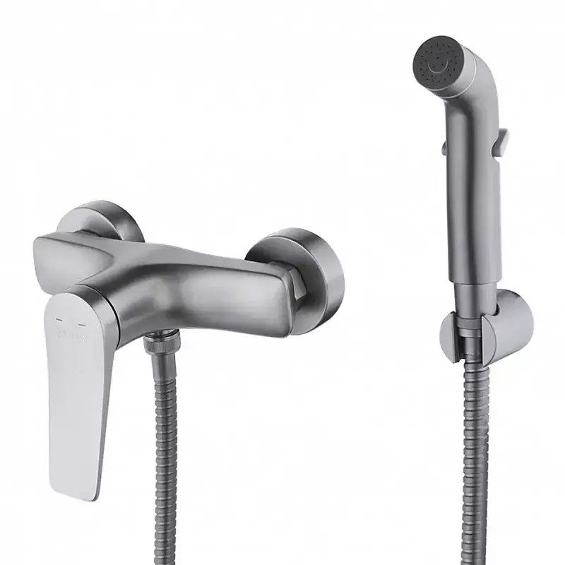 Смеситель с гигиеническим душем Lemark Bronx - LM3718GM