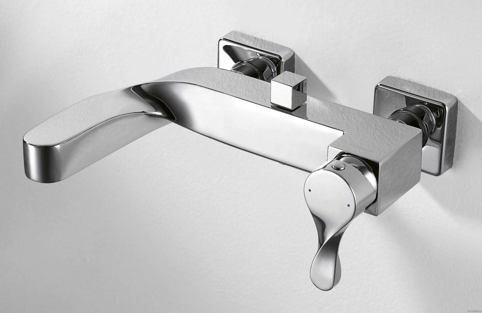 СМЕСИТЕЛЬ ДЛЯ ВАННЫ С КОРОТКИМ ИЗЛИВОМ БЕЗ АКСЕССУАРОВ BRAVAT WAVE F674108C-01