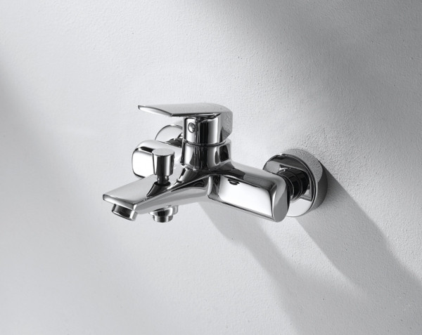 F6121179CP-01 BRAVAT REAL Смеситель для ванны с коротким изливом (к/к 4)