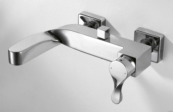 СМЕСИТЕЛЬ ДЛЯ ВАННЫ С КОРОТКИМ ИЗЛИВОМ БЕЗ АКСЕССУАРОВ BRAVAT WAVE F674108C-01