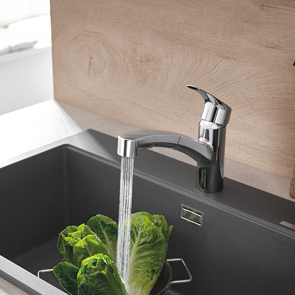 Смеситель для кухни выдвижной излив GROHE EuroSmart 30305001