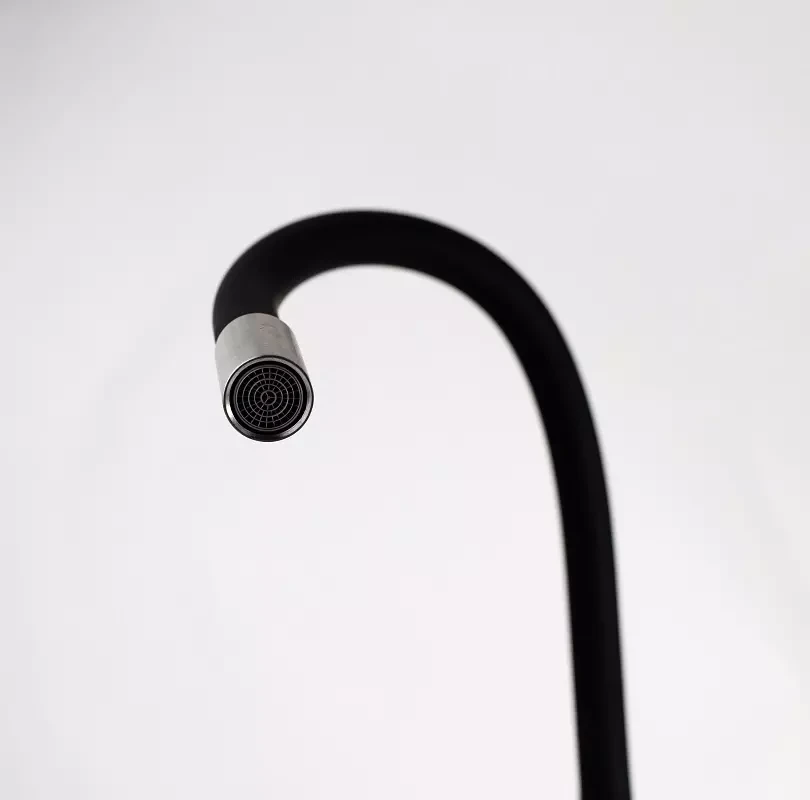 Смеситель для кухни, гибкий излив, черный ESKO Snake K44 B