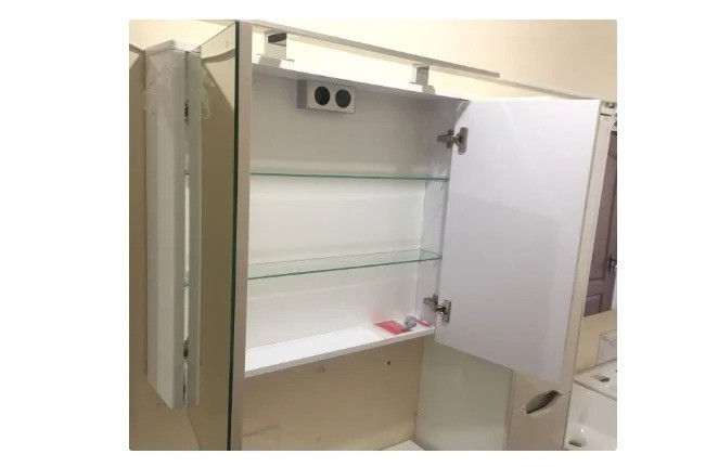 зеркальный шкаф ЮВЕНТА LvrMC-60 белый глянец